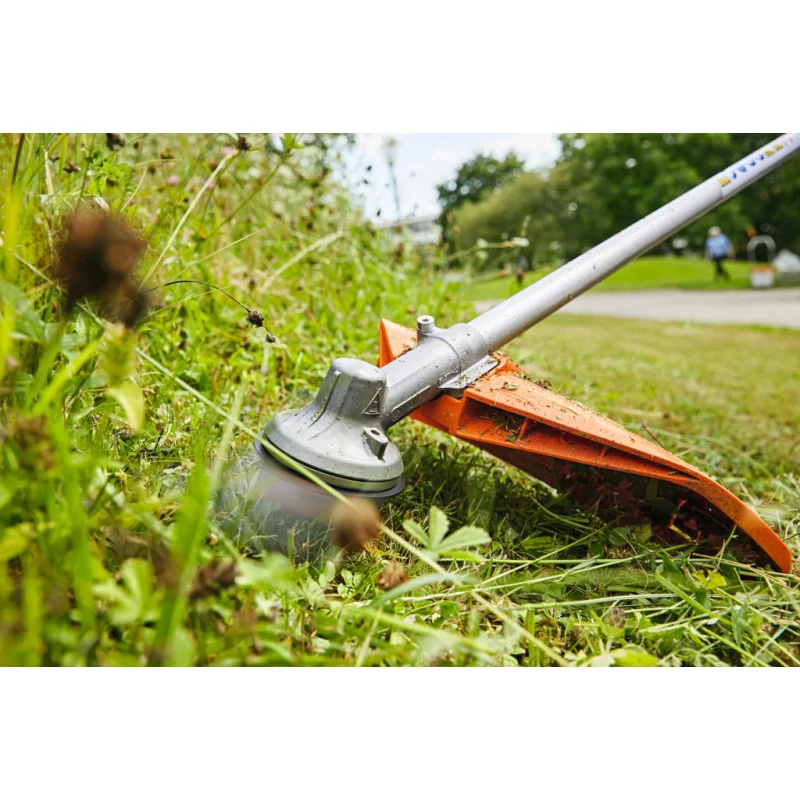 FSA135 DEBROUSSAILLEUSE A BATTERIE - AUTOCUT 26-2